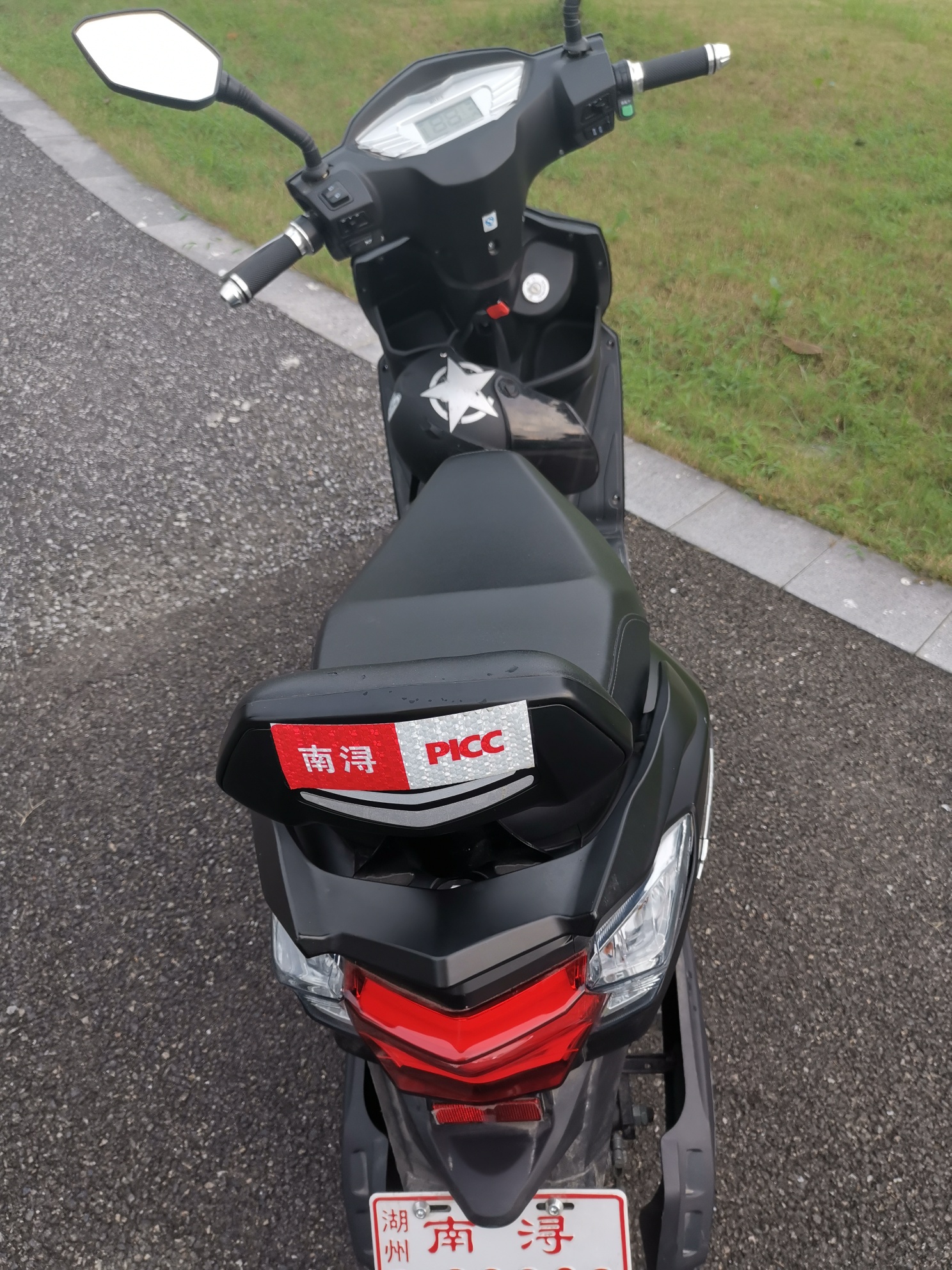 新日电动车,手续齐全,60v20的,用的少成色新