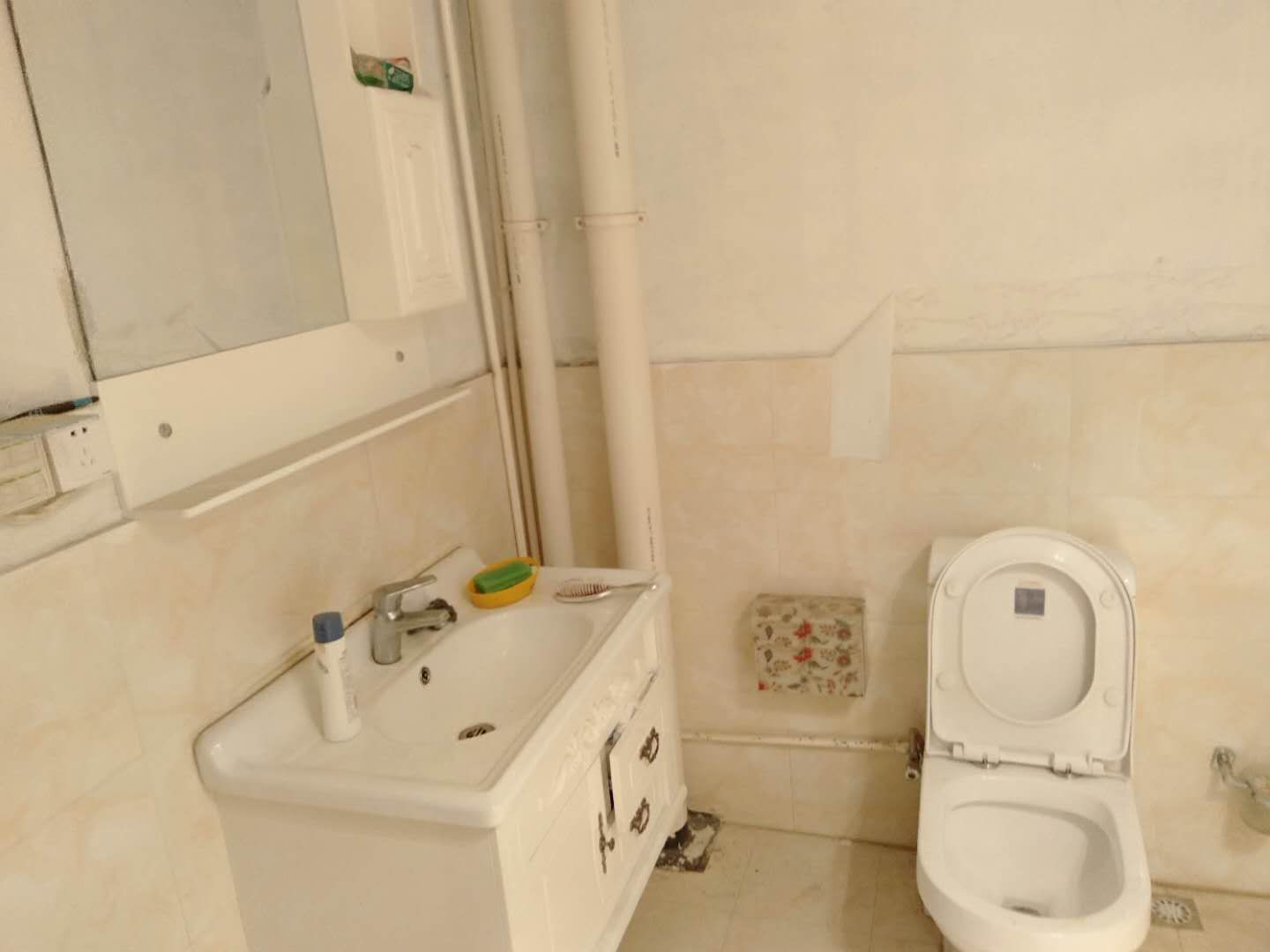 仁北家园好房出租,2000元/月,付三押一,长租价格可以协商.