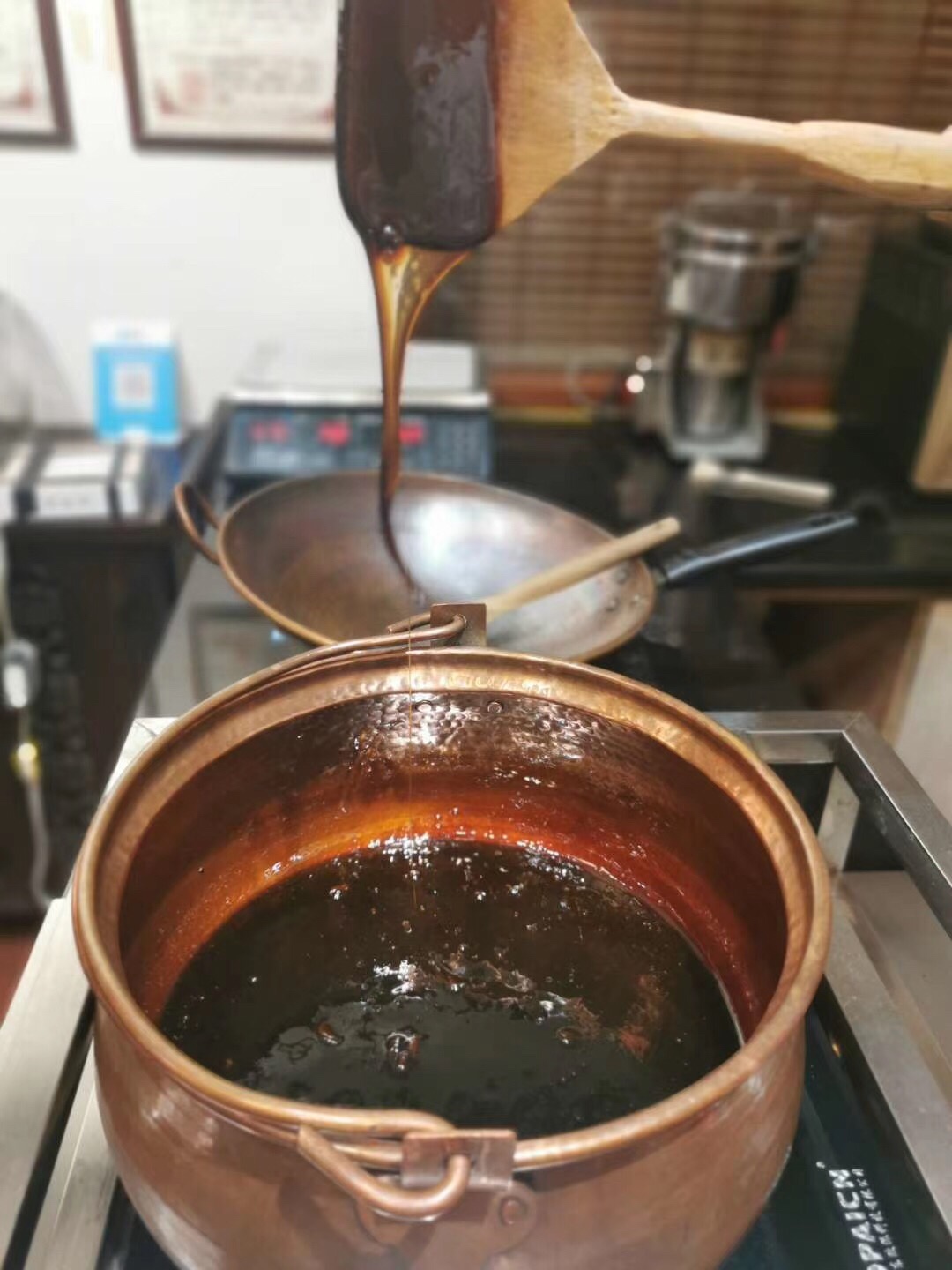 古法熬制纯手工阿胶铜锅竹铲一人一方